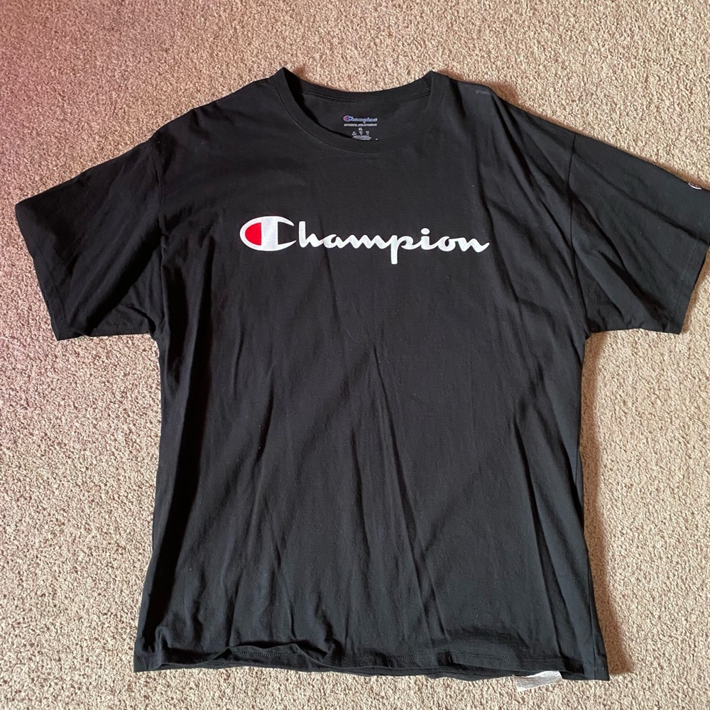 Men’s Champion Tshirt Black size XL Front & Sleeve Logo very good condition